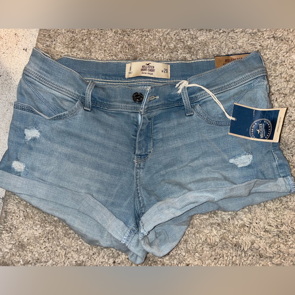 Hollister Low Rise Short Shorts
